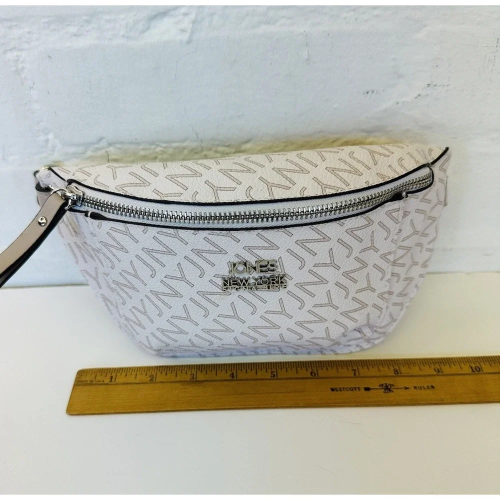 Jones New York Signature Fanny Bag Belt Off White Gray Front‎ & Back Zipper